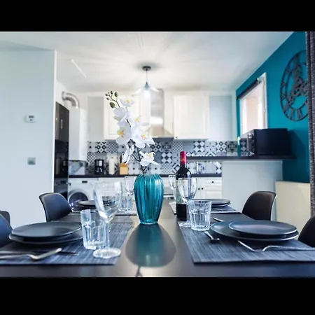 Modern Blue דירה *
